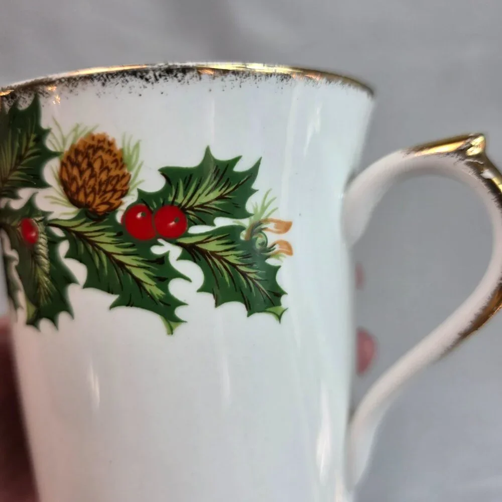 Rosina China Queens Yuletide Scalloped Dinner Plate White with Green & Red Holly